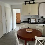 Small House بيت للعطل *