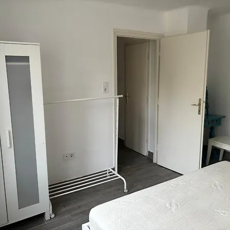 Small House *